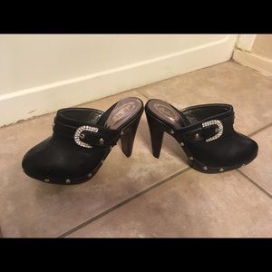 Black heels size 6